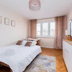 Park Reagana Cosy Studio